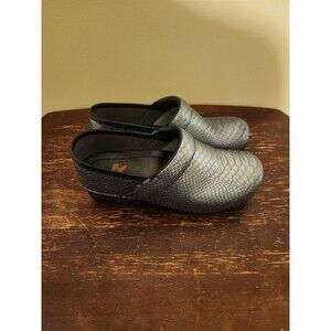 Dansko Women XP Pro Clogs Shoes Silver Croc Snakeskin Leather Size 38/7.5-8